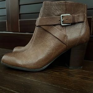 Cole Haan 9 1/2 boots